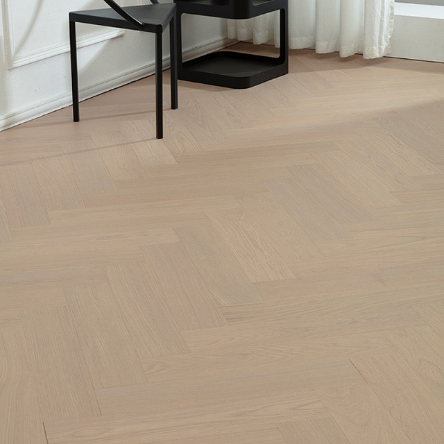 Трехслойный композитный пол из массива дерева в елочку, дуб, орех, интерьер, трехслойный пол из массива дерева